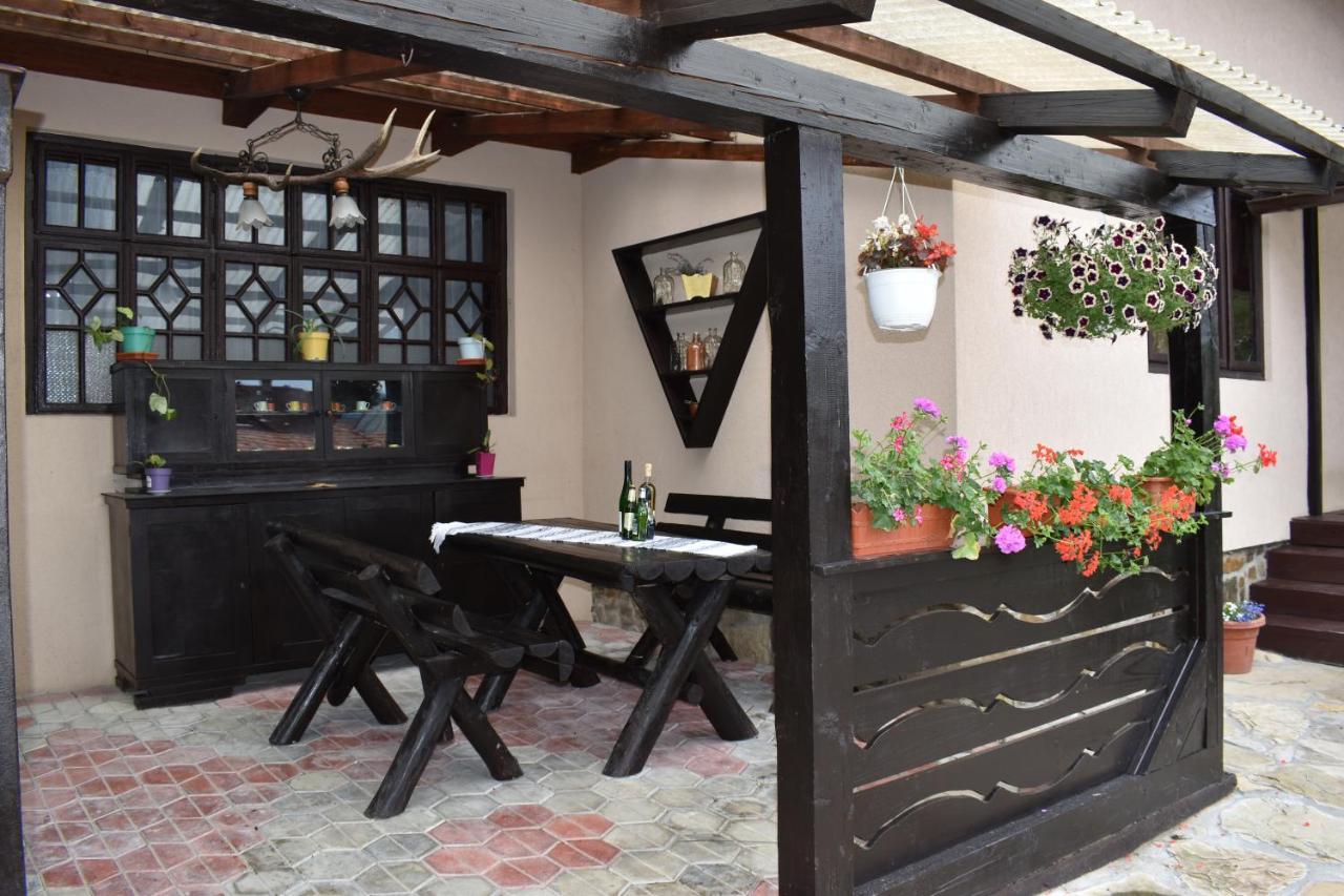 Clematis House Villa Voronet Exterior photo